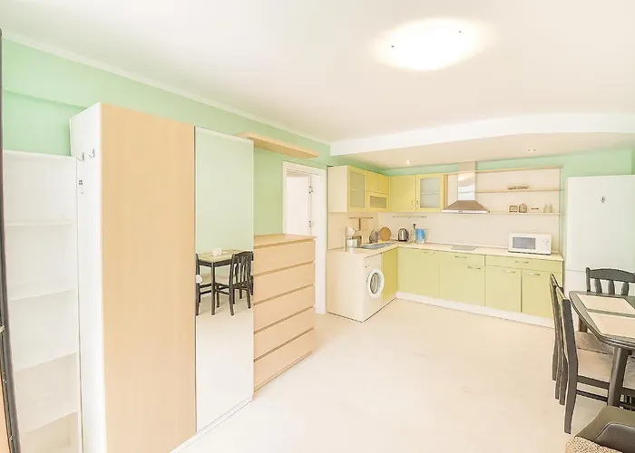 Lovely Nest With Glass Veranda Apartment *