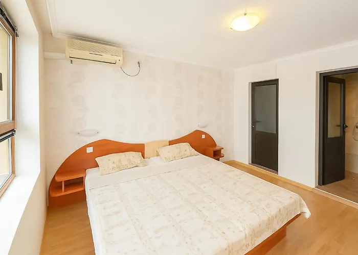 Lovely Nest With Glass Veranda Apartment *