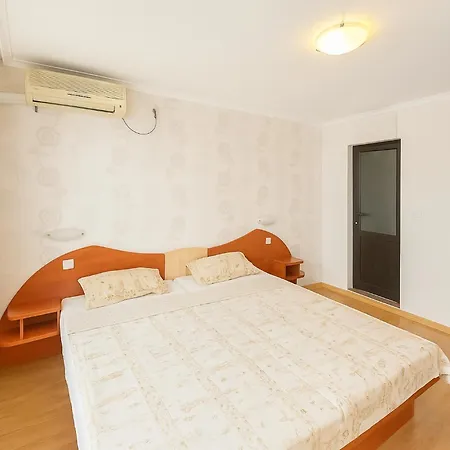 Lovely Nest With Glass Veranda Apartament *