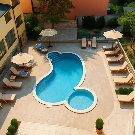 Lovely Nest With Glass Veranda Apartment